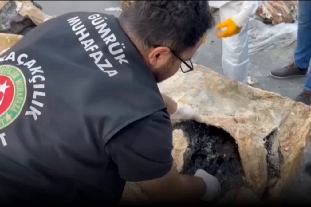 Esenboğa Havalimanı&rsquo;ndaki &uuml;&ccedil; operasyonda 31,6 kilo metamfetamin ele ge&ccedil;irildi