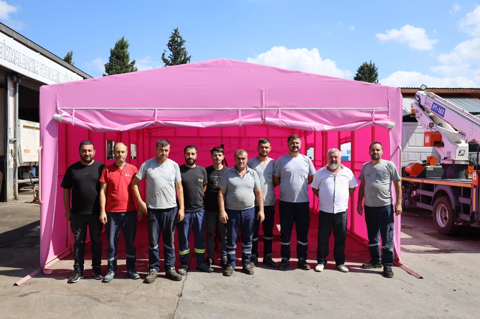İzmit Belediyesi mobil &ccedil;adır ve elektrikli fayton &uuml;retti