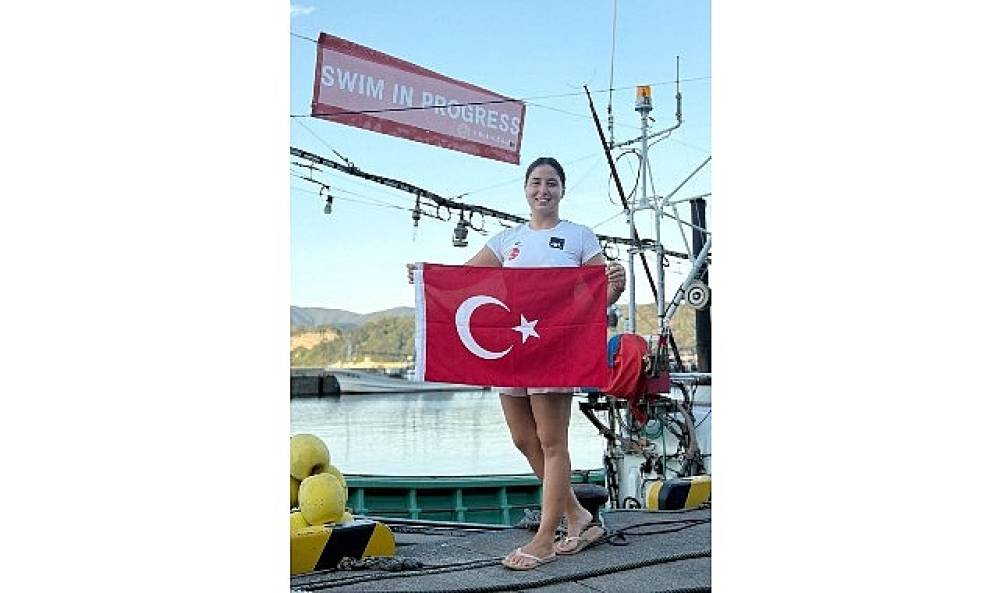 EÜi mezunu milli yüzücü Bengisu Avcı tarihi bir başarıya daha imza attı