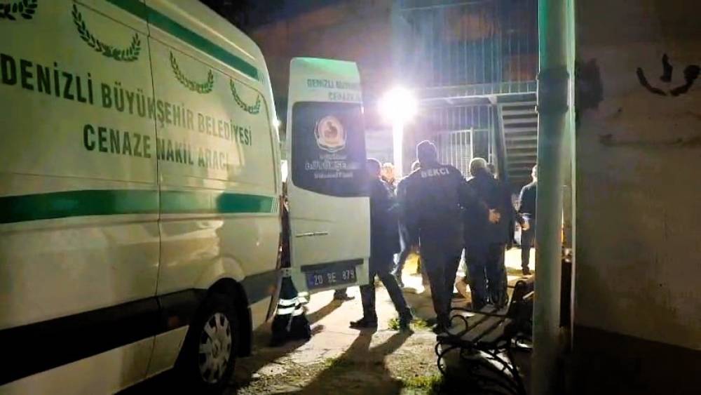 Yem karma makinesinde feci ölüm!