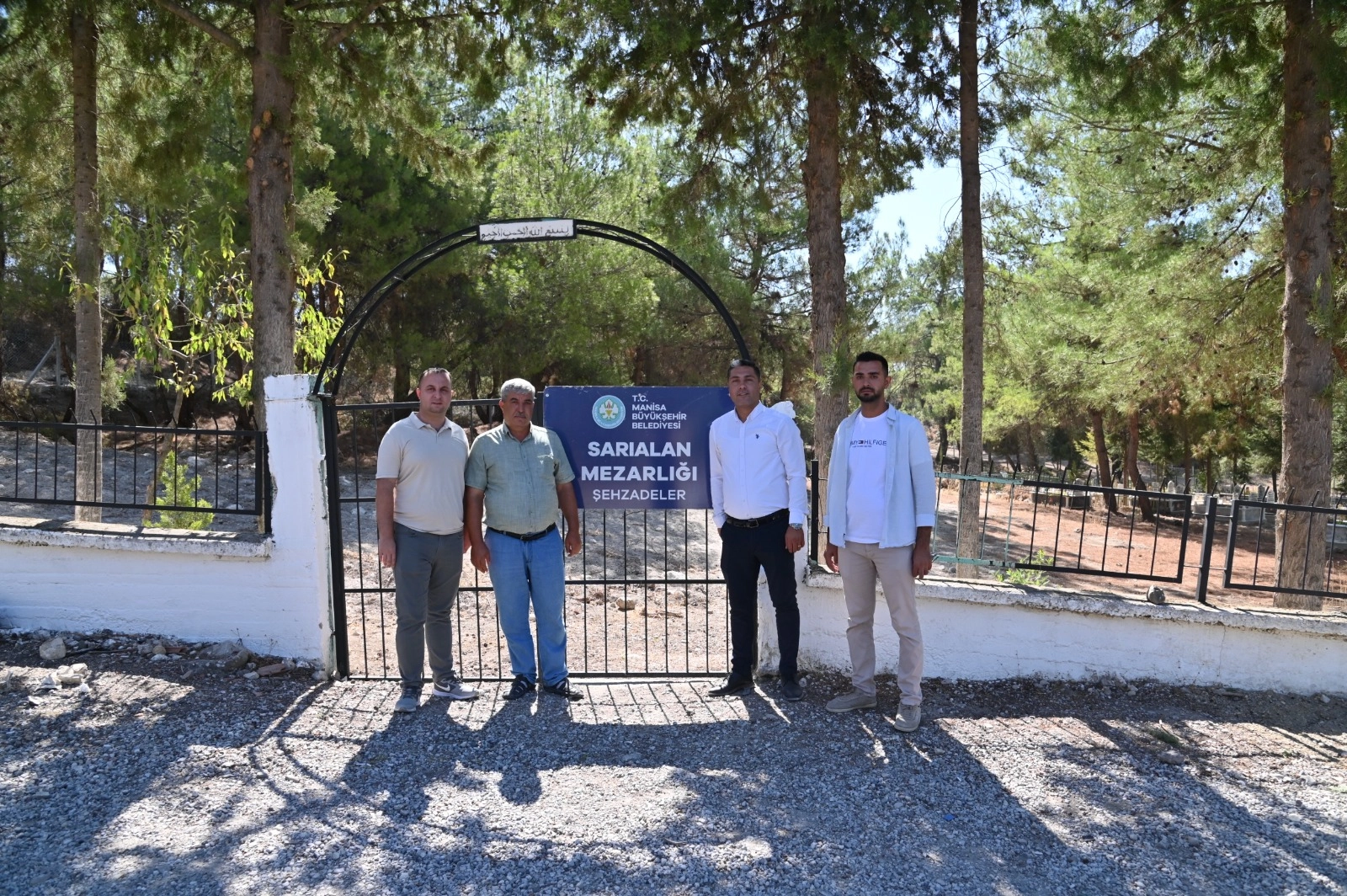 Mezarlıklarda bakım ve onarım çalışmaları hızla sürüyor