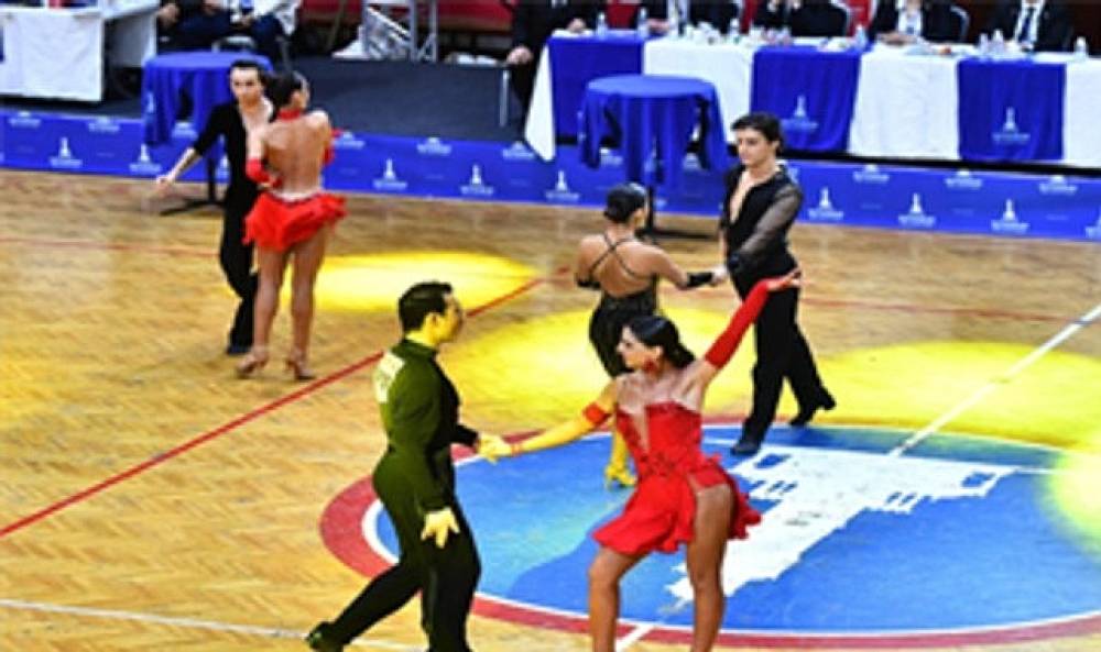Dansçılar kıyasıya yarıştı...