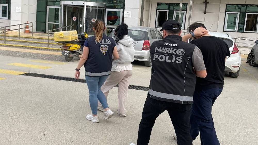 İzmir’in turistik ilçelerinde zehir tacirlerine operasyon
