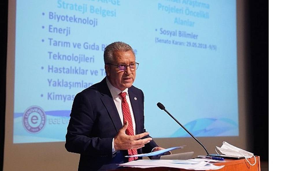 İzmir’in tek üniversitesi Ege, akademik başarıyla öne çıktı