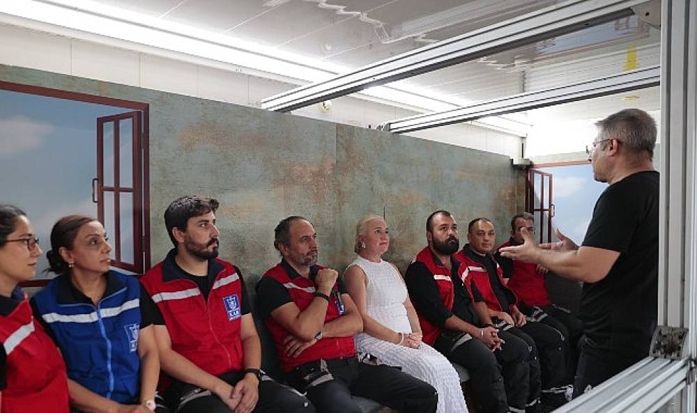 Bornova’da deprem farkındalık etkinliğine Konak Belediyesi damgası
