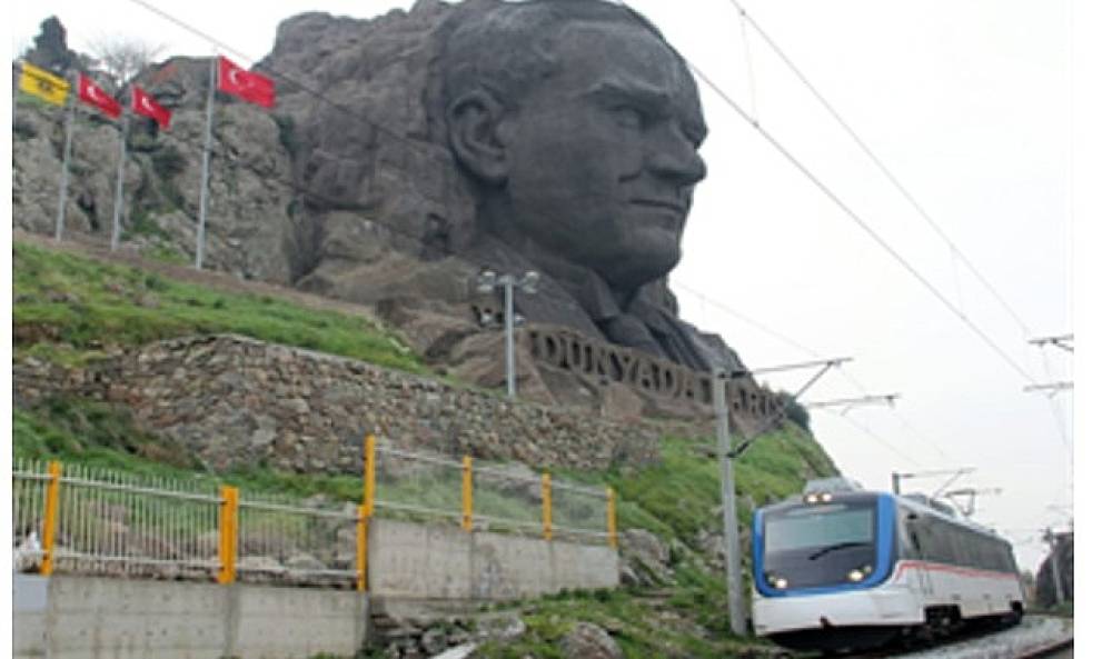 İzmir'de 19 Mayıs'ta toplu ulaşım yüzde 50 indirimli