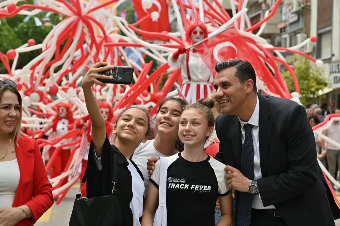 Manisa’da 19 Mayıs Gençlik Festivali coşkusu yaşanıyor