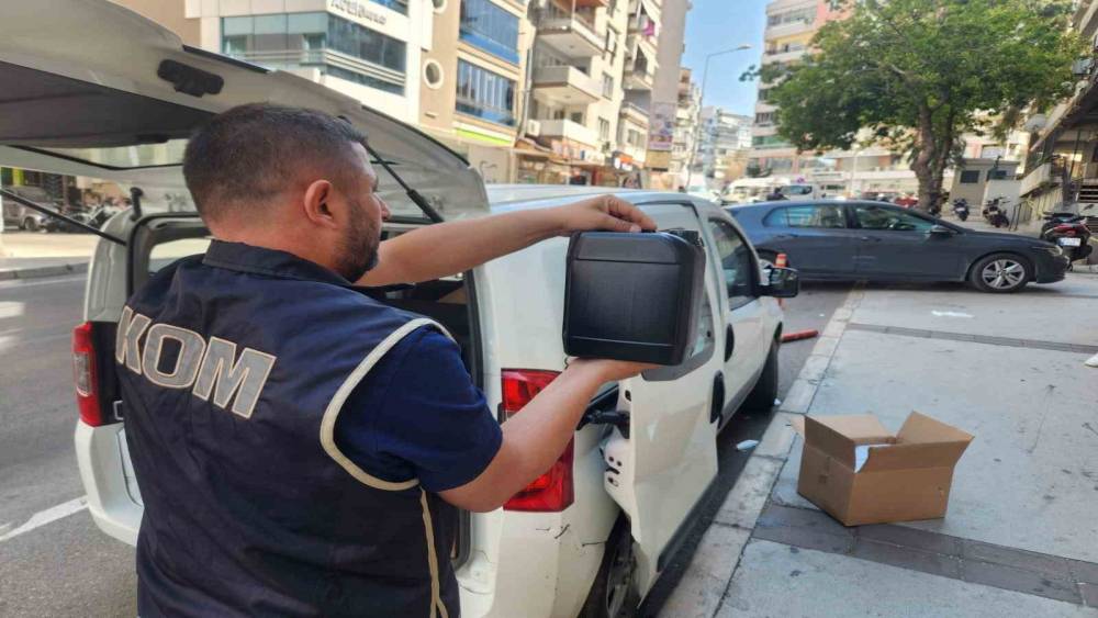 Kaçakçılıkla mücadelede İzmir polisinden dev operasyon