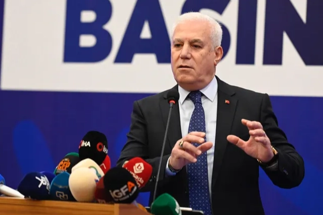 Bozbey, AK Parti’ye geçeceği iddialarını yanıtladı
