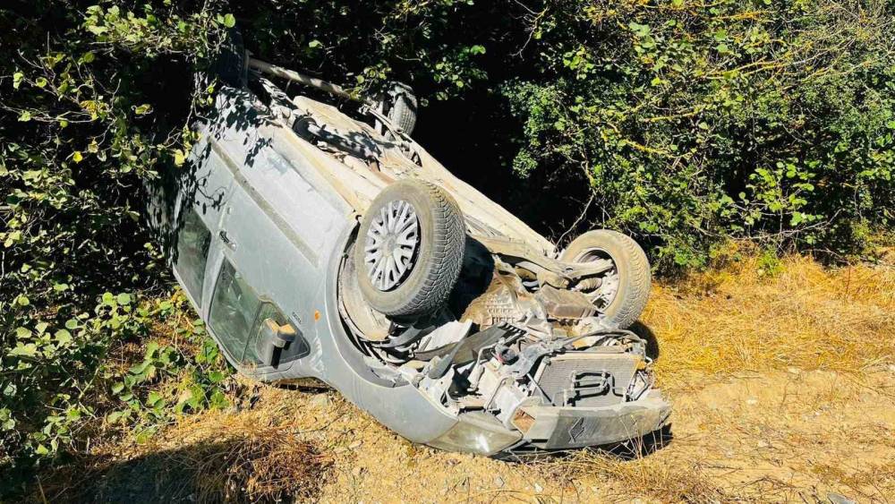 Bilecik&rsquo;te otomobil takla attı: 2 yaralı
