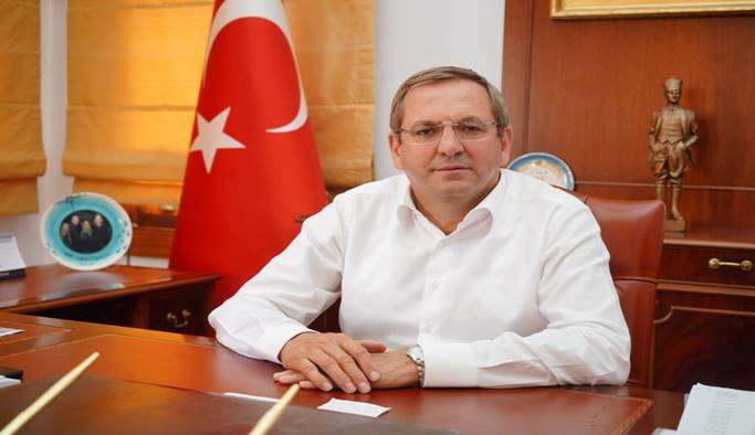 Ayvalık Belediye Başkanı Mesut Ergin görevini bağımsız sürdürme kararı aldı
