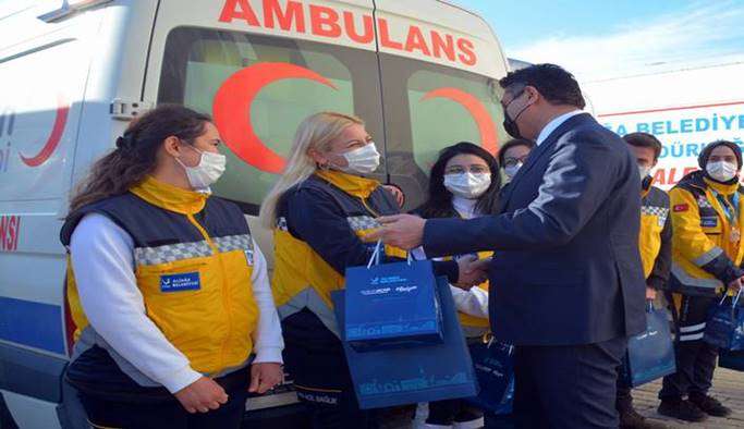 Aliağa Belediye Başkanı Serkan Acar: sağlık çalışanlarının bayramını kutladı