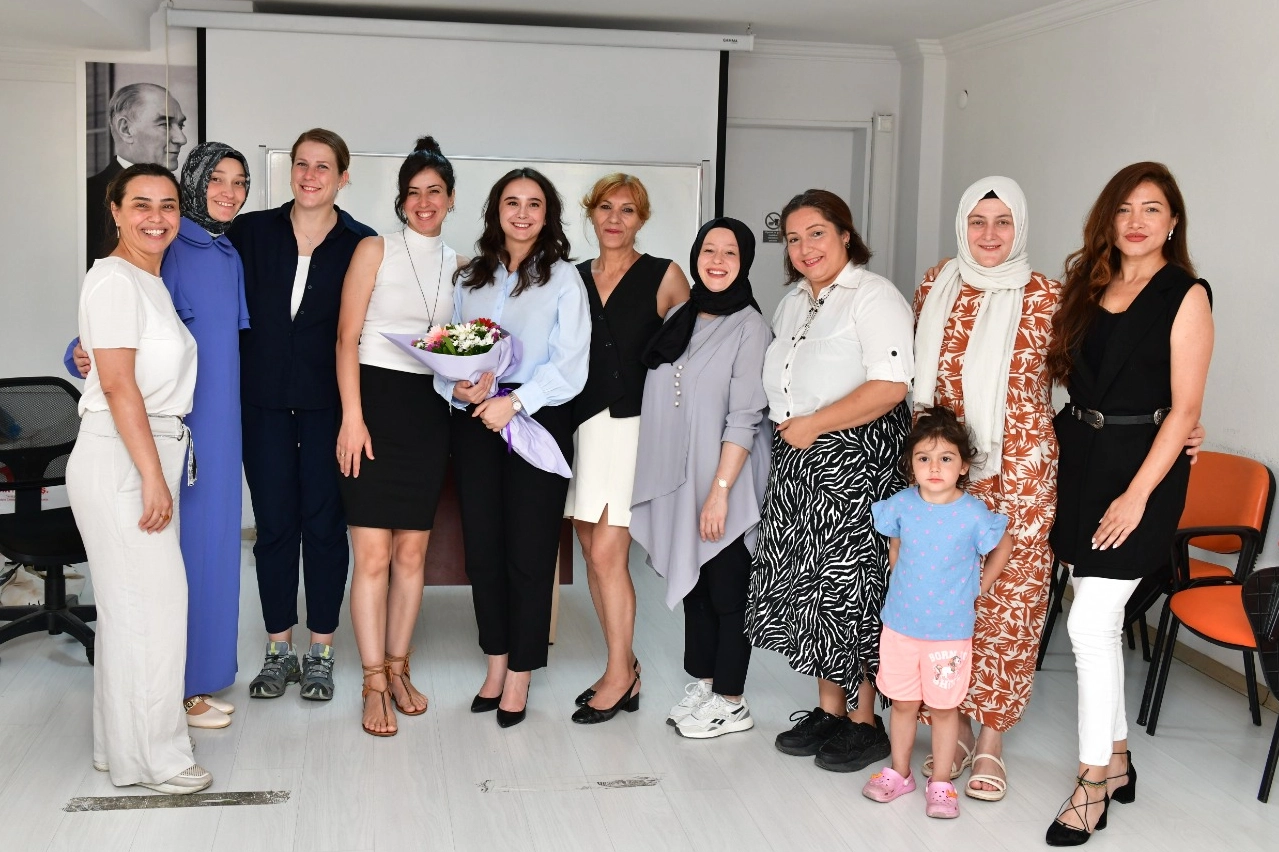 Çiğli’de kadınlara yönelik eğitimlerde sertifika sevinci