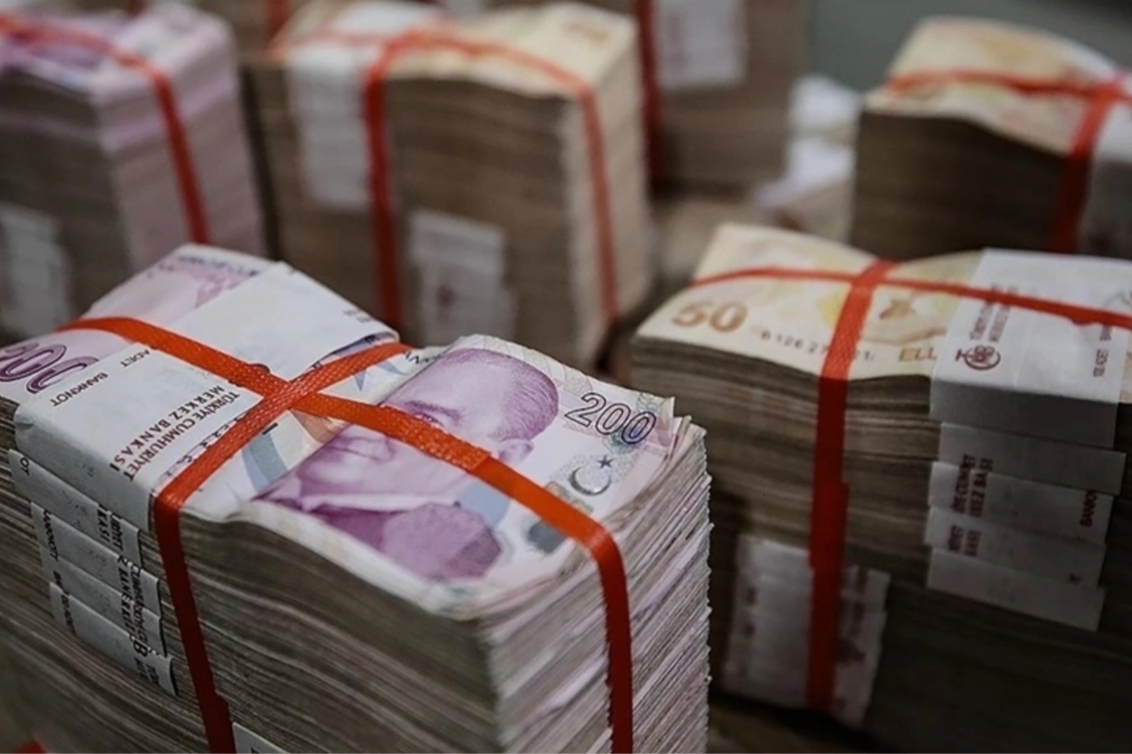 Ticaret Bakanlığı'dan esnafa 615,4 milyar TL'lik kredi desteği