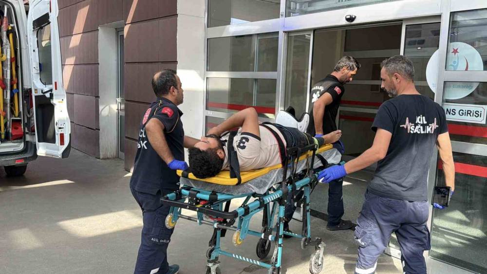 Motosiklet devrildi: 1 yaralı
