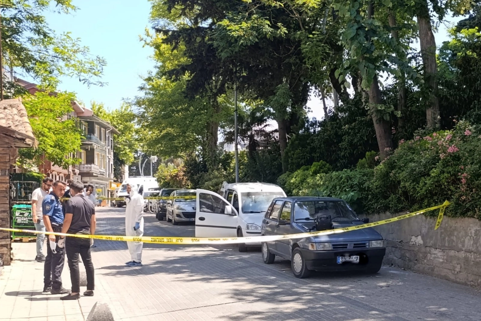 Şile'de park halindeki araçta erkek cesedi bulundu