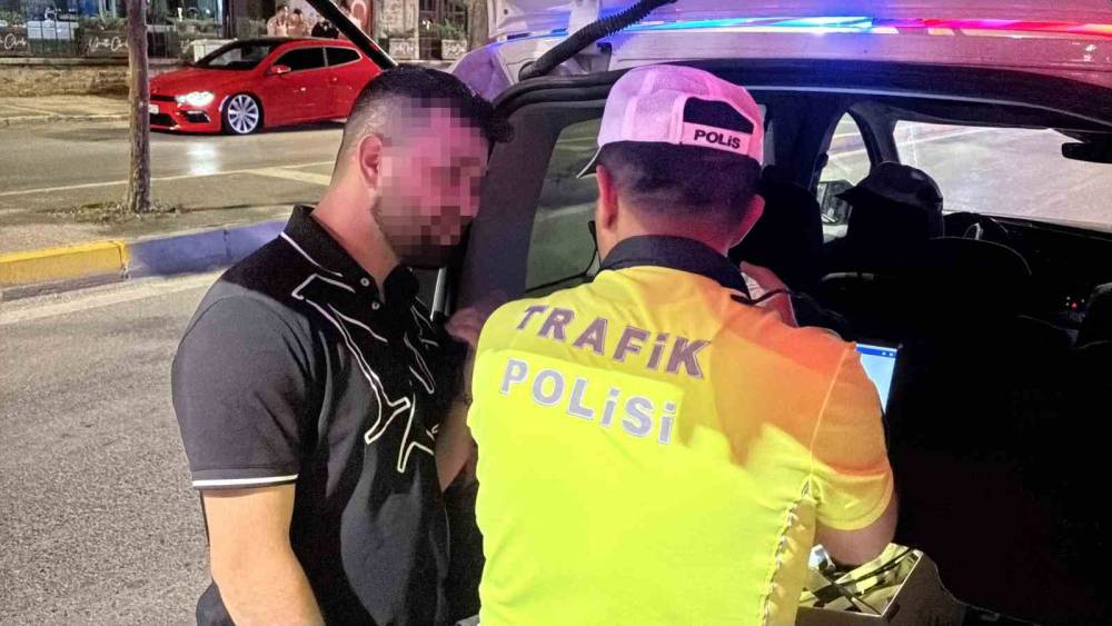 Aksaray&rsquo;da uygunsuz lastik ve jant kullanan s&uuml;r&uuml;c&uuml;ye ceza