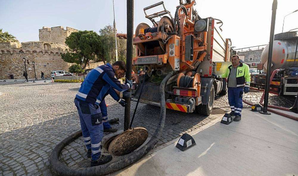 Çeşme'de turizm sezonu öncesi altyapı atağı