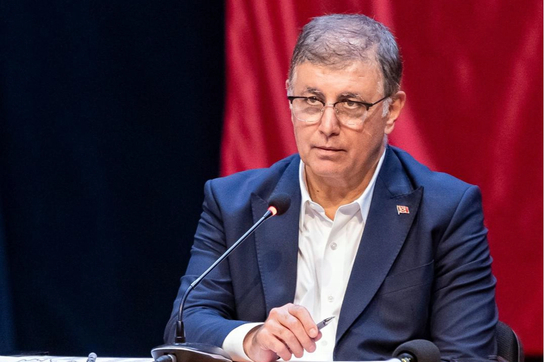 Başkan Tugay’dan Türk-İş'e bordrolu yanıt: Zamdan feragat edin!
