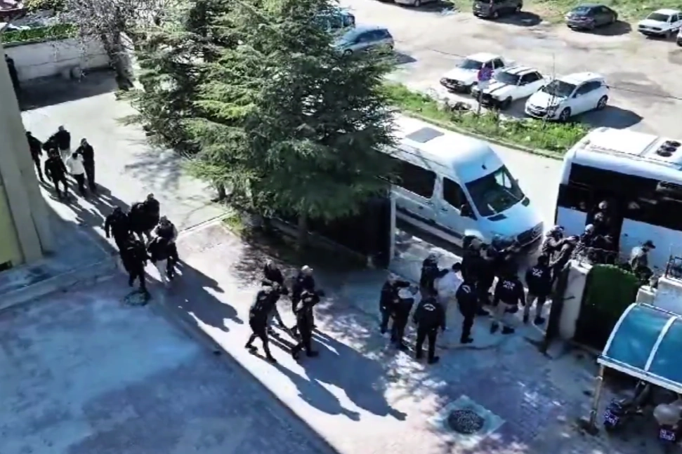 İzmir de dahil 46 ilde FETÖ'ye büyük darbe! 361 şüpheli yakalandı