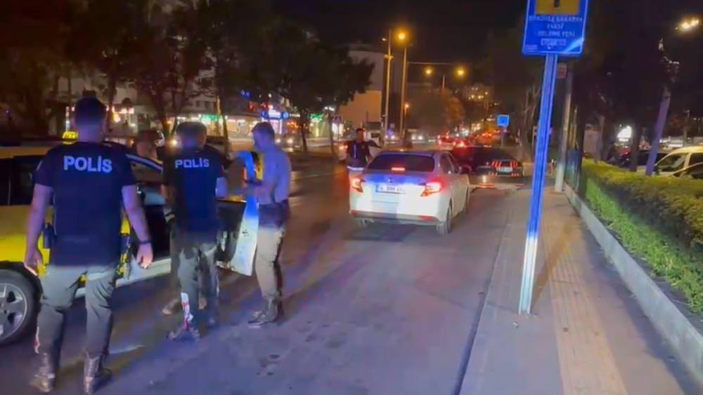 Bursa&rsquo;da iki saatlik denetimde 9 aranan kişi yakalandı