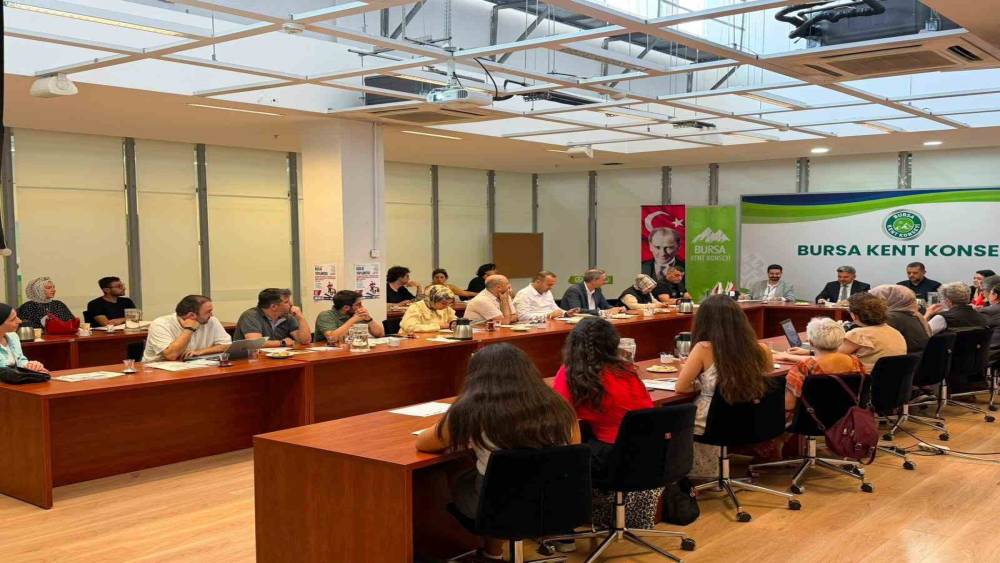Bursa&rsquo;da gen&ccedil;ler afet dayanıklılığı i&ccedil;in sahaya &ccedil;ıkıyor
