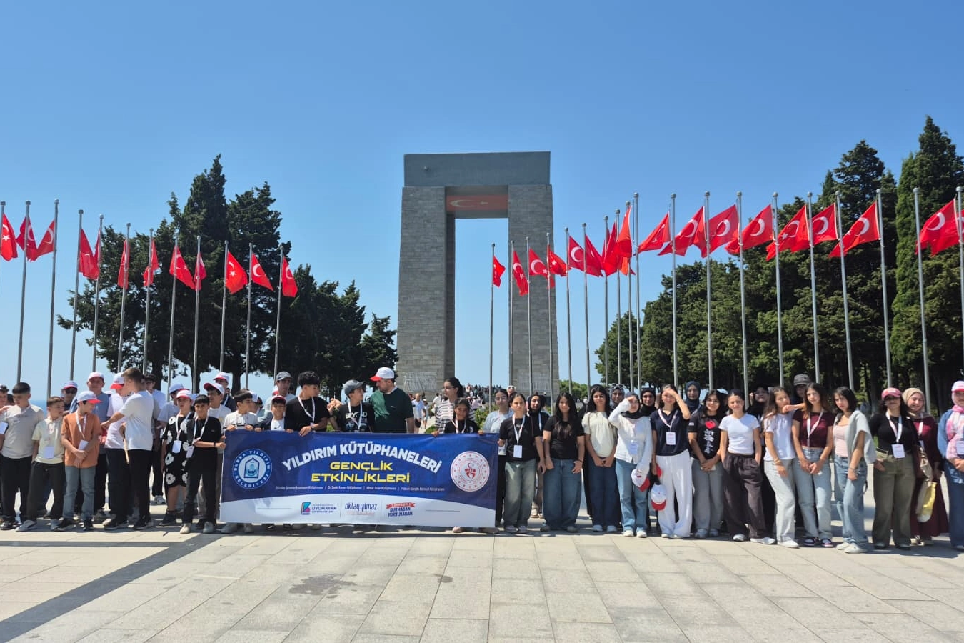 Bursa&rsquo;dan 76 &ouml;ğrenci Gelibolu Tarihi Yarımadası&rsquo;nı ziyaret etti