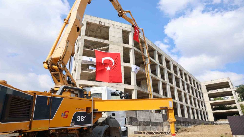 D&uuml;zce &Uuml;niversitesinde Spor Bilimleri Fak&uuml;ltesi inşaatı yeniden başladı