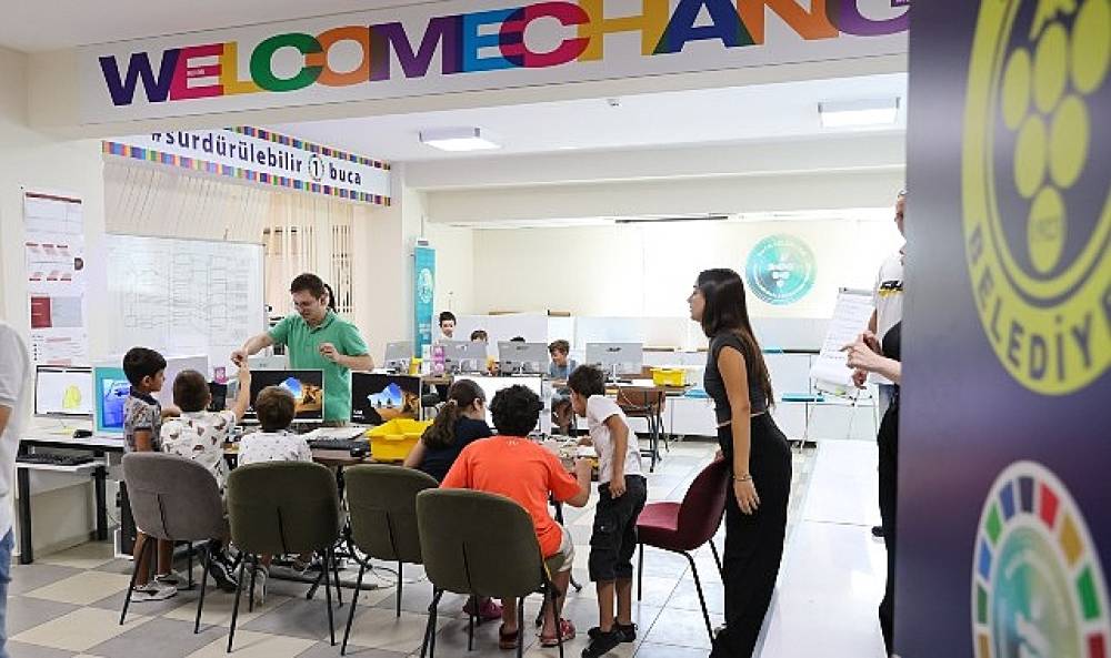 Buca Belediyesi'nin robotik kodlama eğitimi büyük ilgi gördü