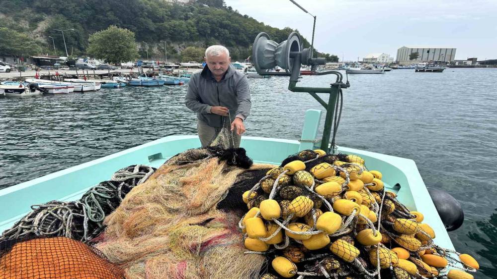 İnebolu&rsquo;da balık&ccedil;ılar yeni sezon i&ccedil;in hazırlıklarını tamamlıyor