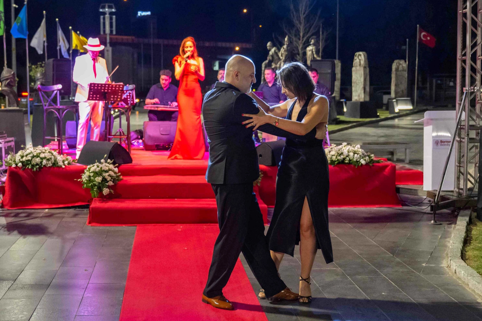 Bornova&rsquo;da Zafer Bayramı resepsiyonu marşlarla kutlandı