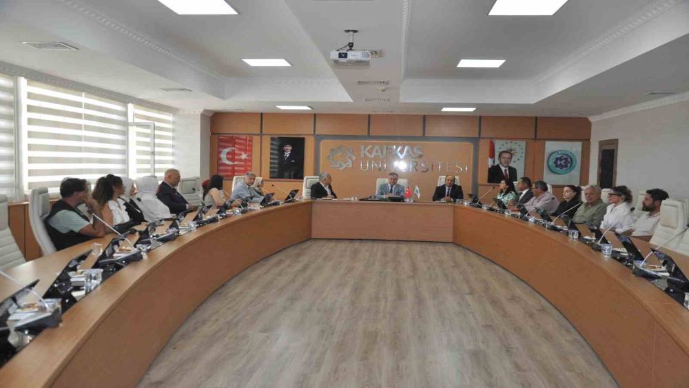 Kafkas &Uuml;niversitesinde erişilebilir eğitim i&ccedil;in iş birliği