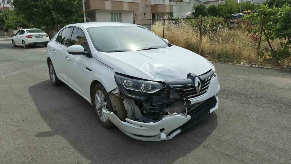 Adıyaman&rsquo;da otomobil ile motosiklet &ccedil;arpıştı: 2 yaralı