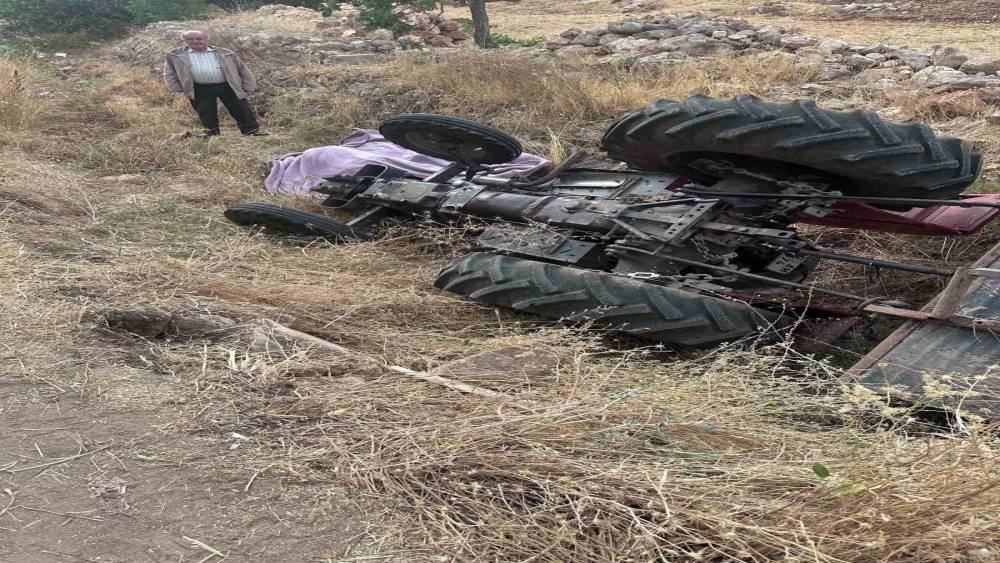 G&ouml;lbaşı&rsquo;nda trakt&ouml;r şarampole devrildi: 1 kişi &ouml;ld&uuml;