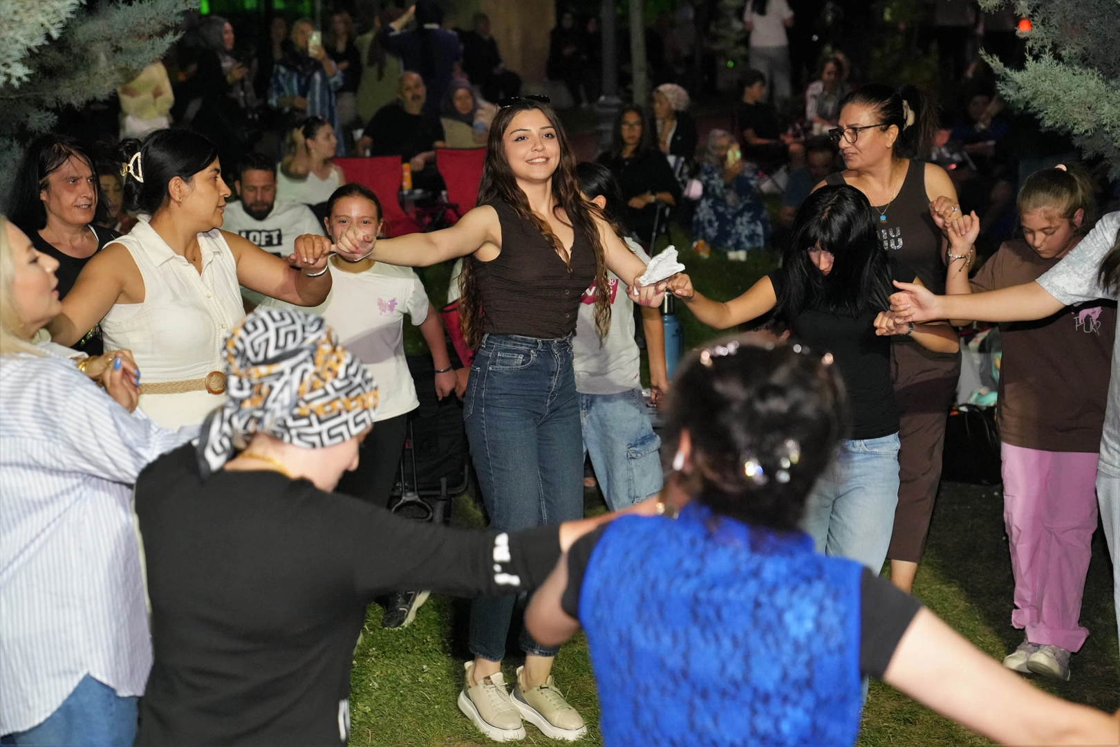 Ke&ccedil;i&ouml;ren&rsquo;de park konserleri mahalleleri buluşturdu
