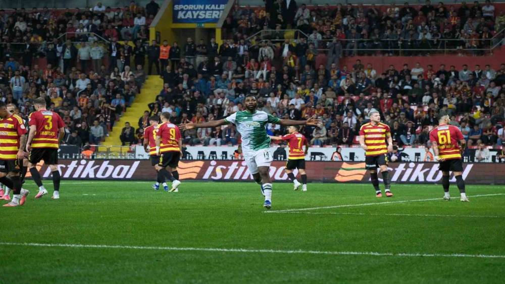 Bursaspor, Kayserispor&rsquo;u deplasmanda 2-1 mağlup etti