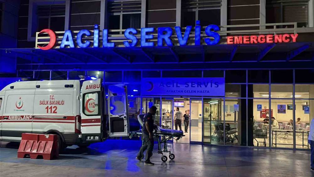 Cem Yılmaz rahatsızlanarak hastaneye kaldırıldı