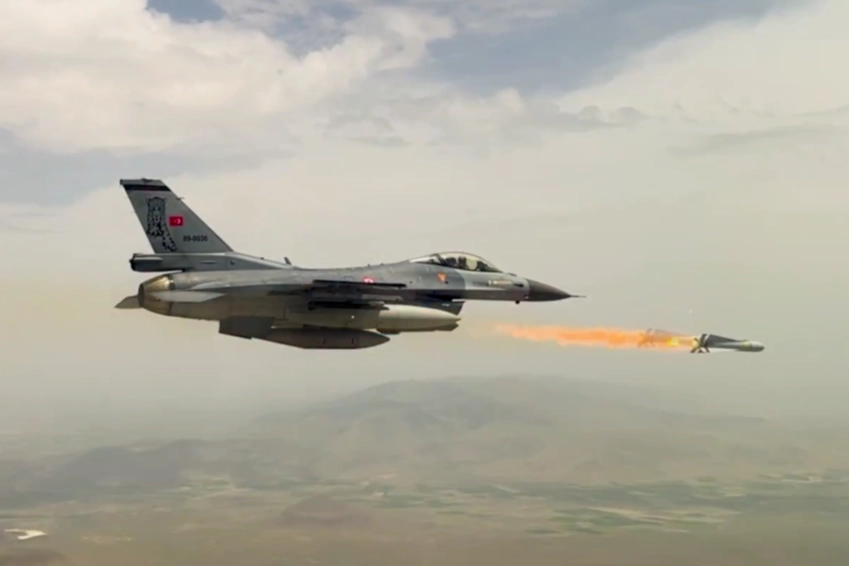 İlk kez eş zamanlı Maverick Füzesi atışı yapıldı