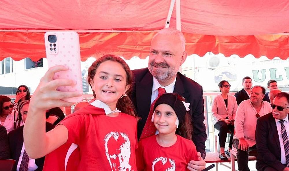 Menemen'de Zafer Bayramı coşkusu yaşandı