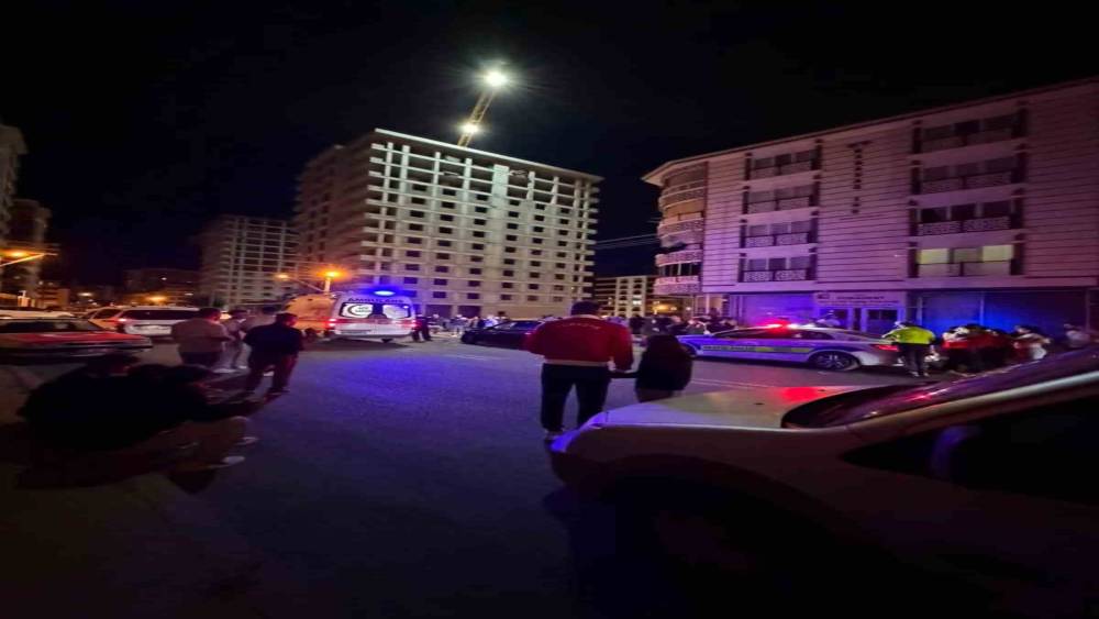 Sincan&rsquo;da &uuml;&ccedil; ara&ccedil;lı zincirleme kaza: 1 ağır yaralı