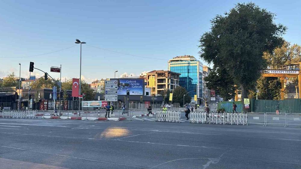 30 Ağustos t&ouml;reni nedeniyle Vatan Caddesi trafiğe kapatıldı