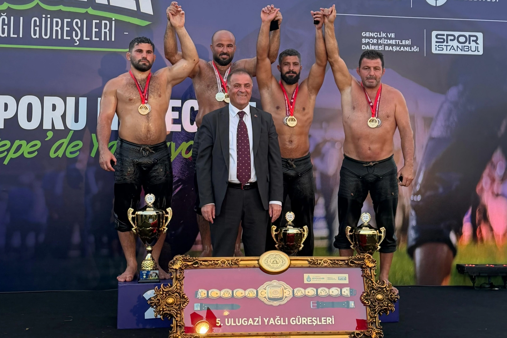 Orhan Okulu Ulugazi Yağlı G&uuml;reşleri&rsquo;nin başpehlivanı oldu