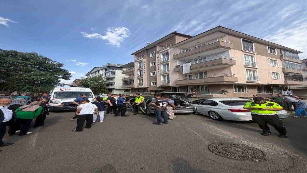 Bing&ouml;l&rsquo;de &uuml;&ccedil; aracın karıştığı kazada bir kişi yaralandı