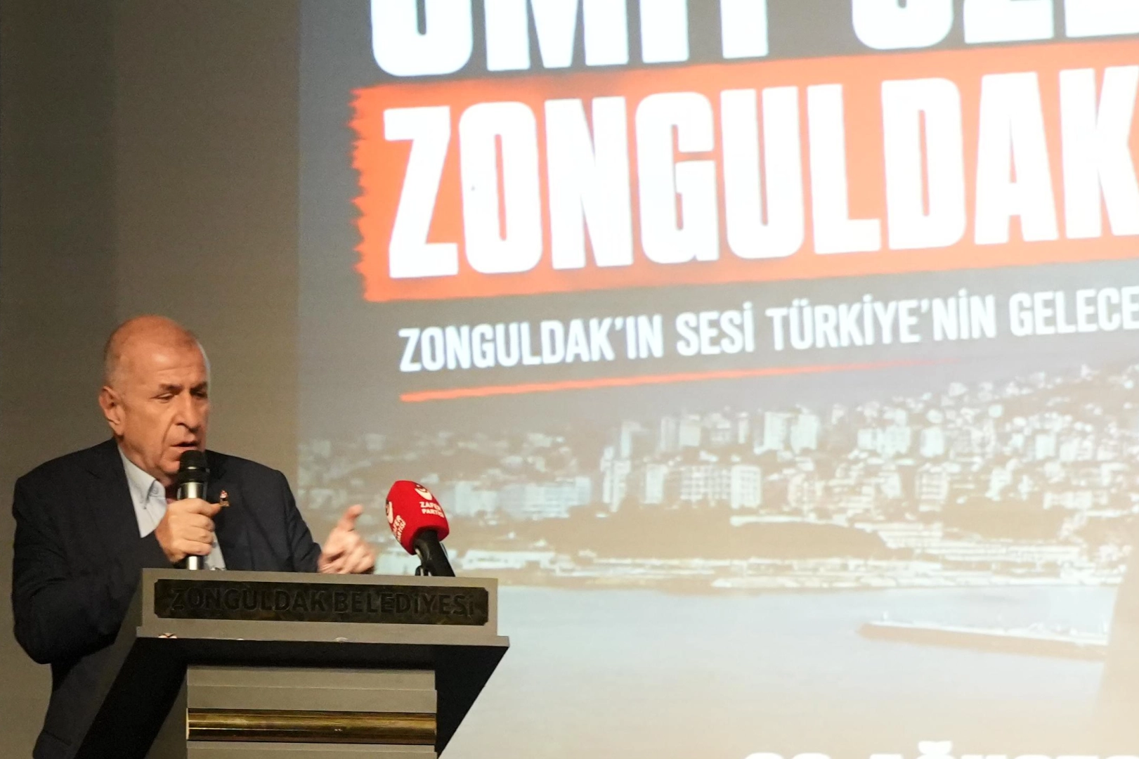 &Uuml;mit &Ouml;zdağ Zonguldak&rsquo;ta g&ouml;&ccedil; ve ekonomi politikalarını eleştirdi