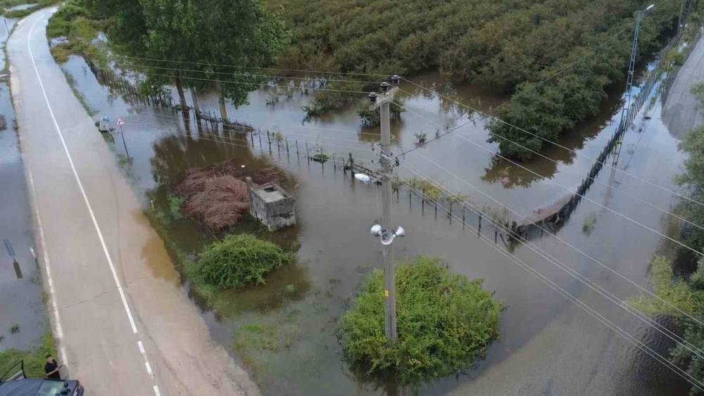 &Ccedil;arşamba&rsquo;yı 17 g&uuml;n arayla ikinci kez sel vurdu