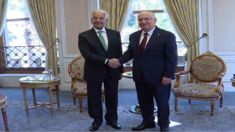 Yaşar G&uuml;ler, Pakistanlı mevkidaşı Asif ile g&ouml;r&uuml;şt&uuml;