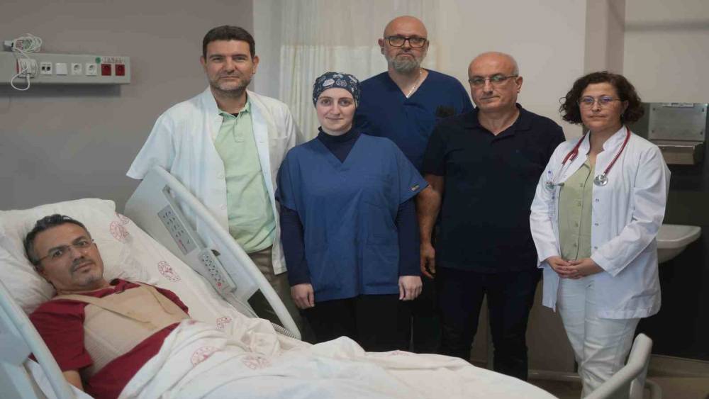 ALS hastasına aynı seansta iki kalp kapağı ameliyatı