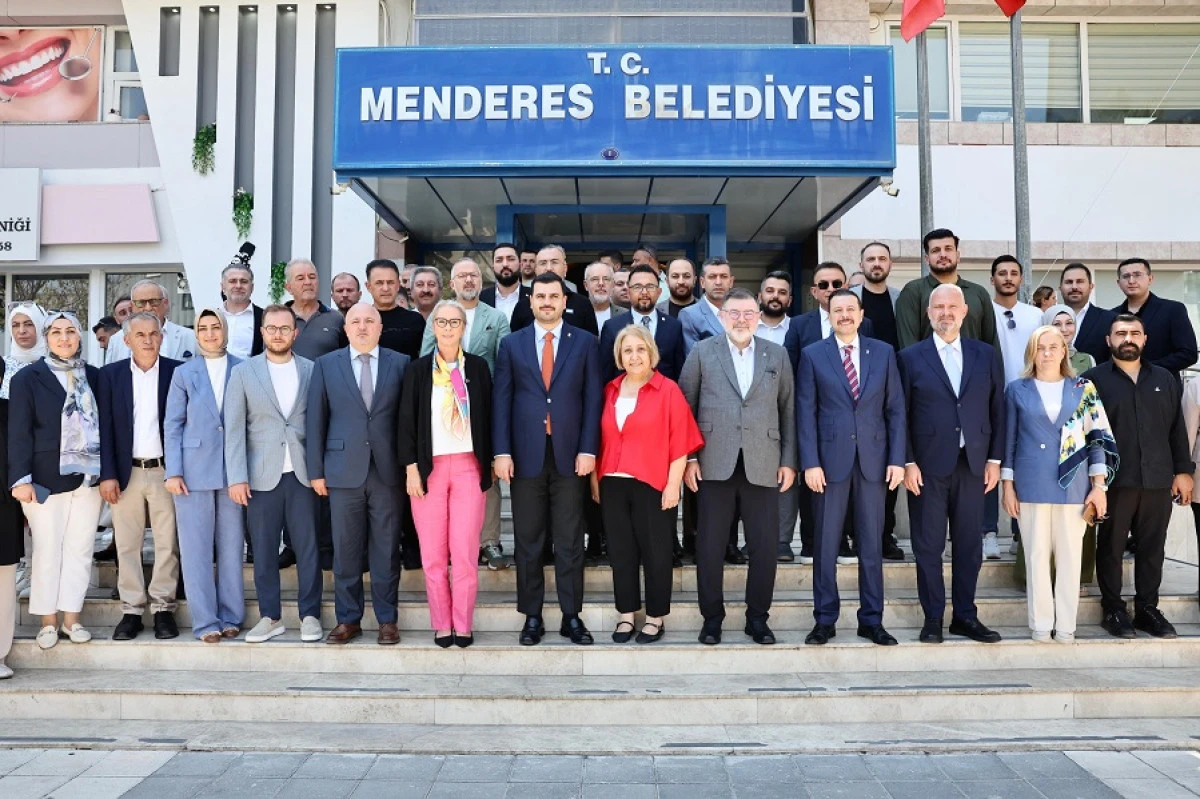 AK Partili İnan&rsquo;dan Menderes Belediyesi Ziyareti