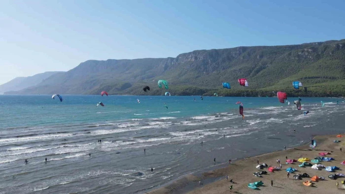 Akyaka’da 19 Mayıs coşkusu kite sörf şenliği ile kutlanacak