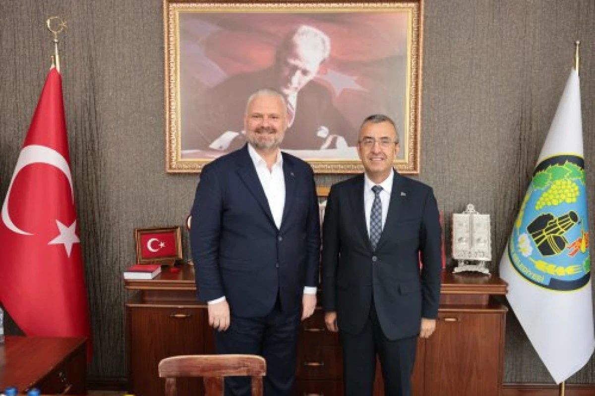 Başkan Pehlivan, İller Bankası İzmir Bölge Müdürü İzzet Günal’ı misafir etti